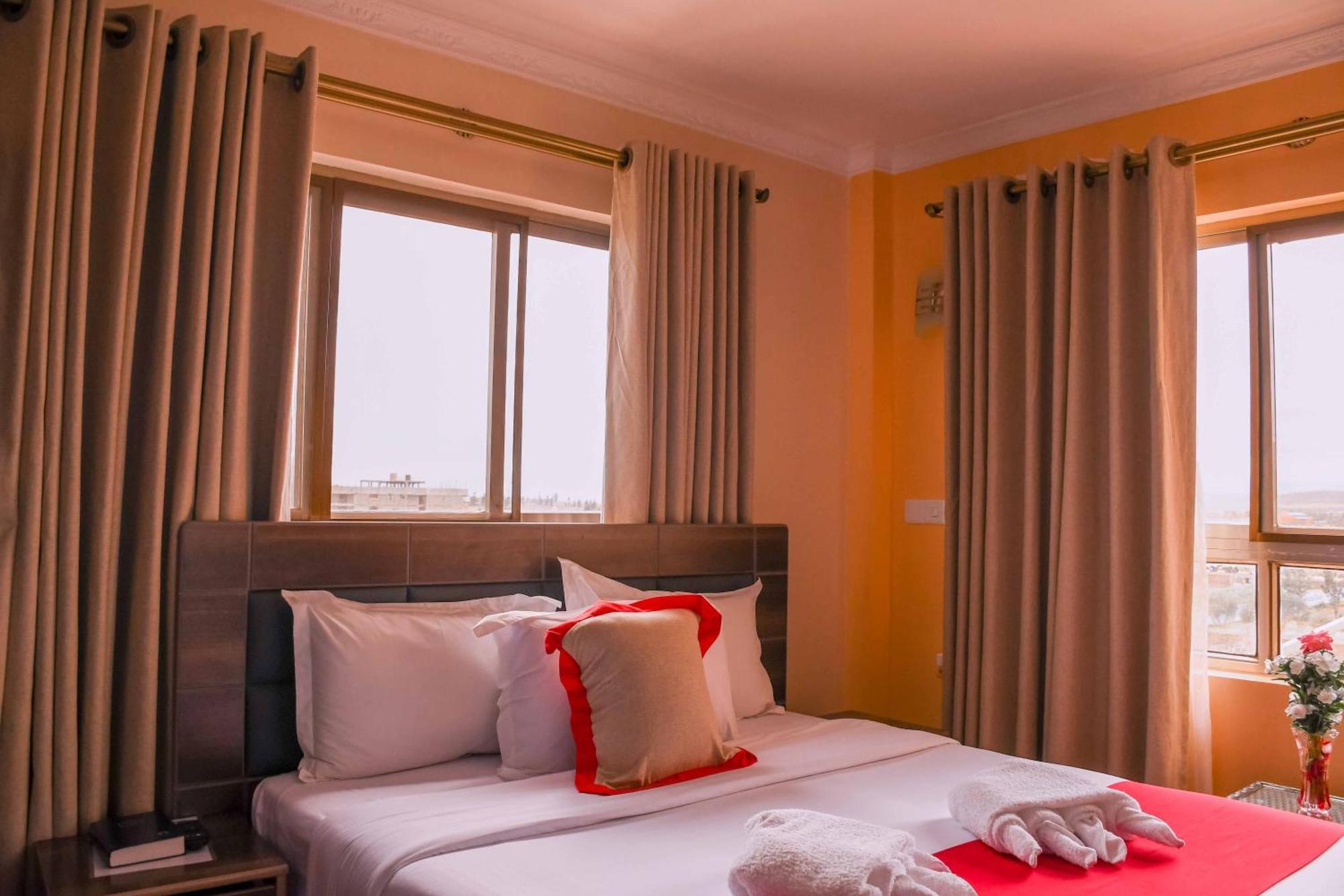 Buraha Zenoni Hotel And Resort Nakuru Ngoại thất bức ảnh