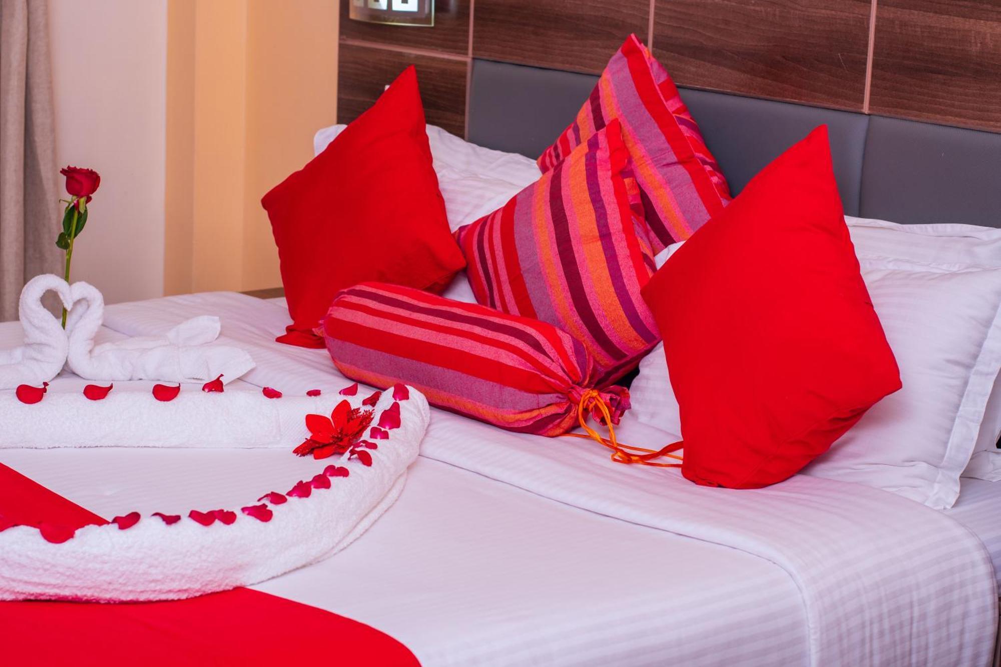 Buraha Zenoni Hotel And Resort Nakuru Ngoại thất bức ảnh
