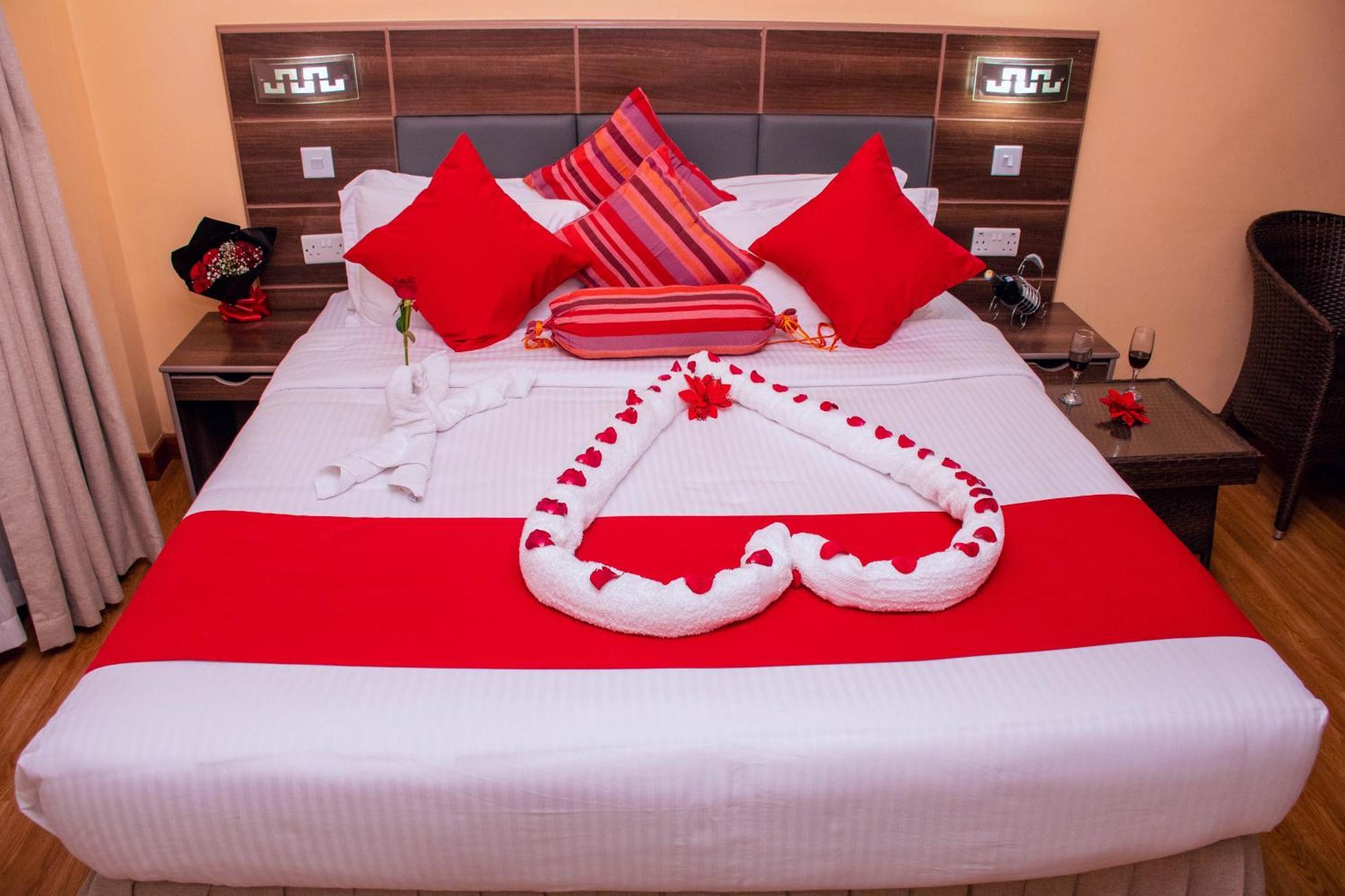 Buraha Zenoni Hotel And Resort Nakuru Ngoại thất bức ảnh
