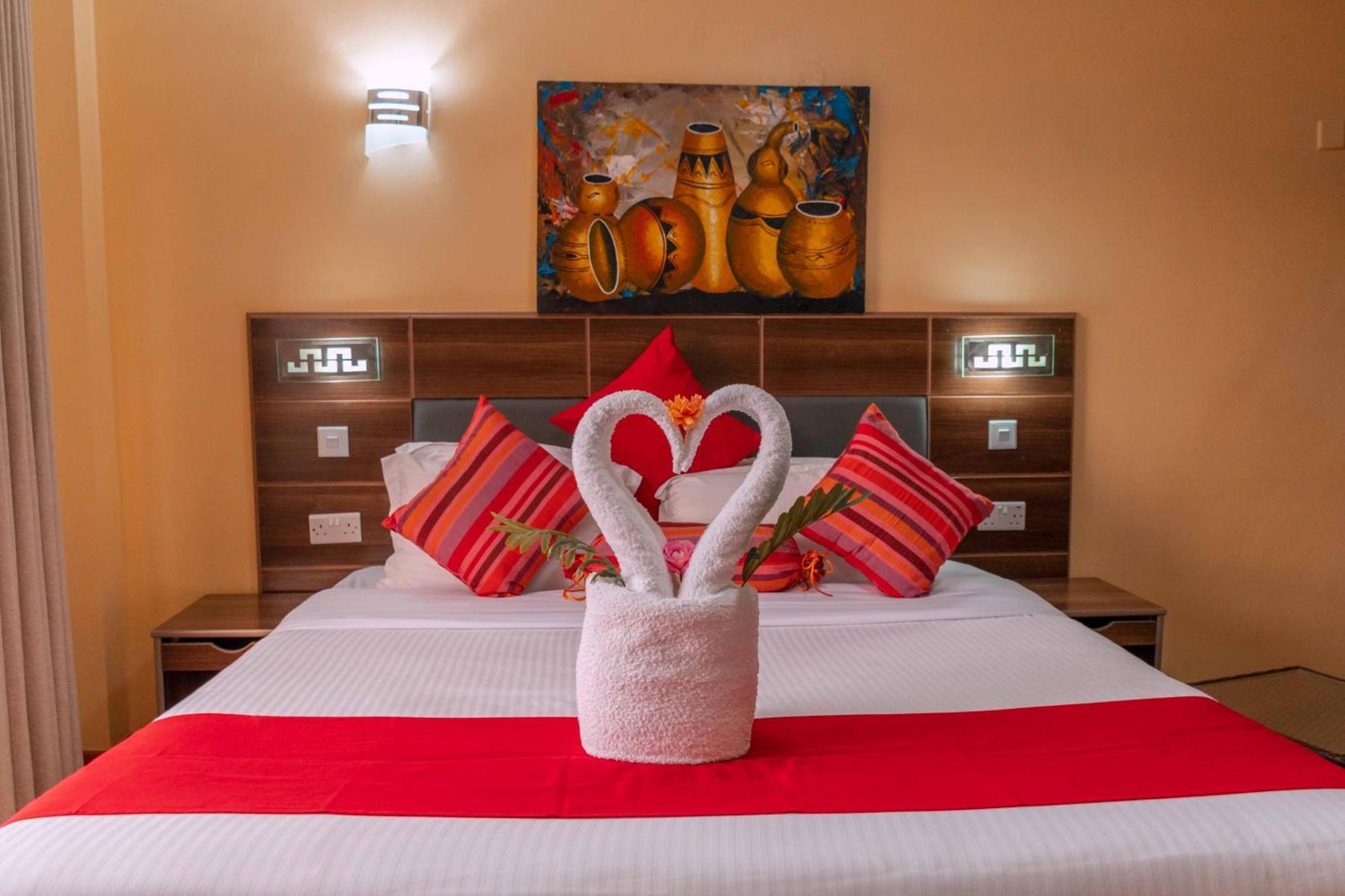 Buraha Zenoni Hotel And Resort Nakuru Ngoại thất bức ảnh