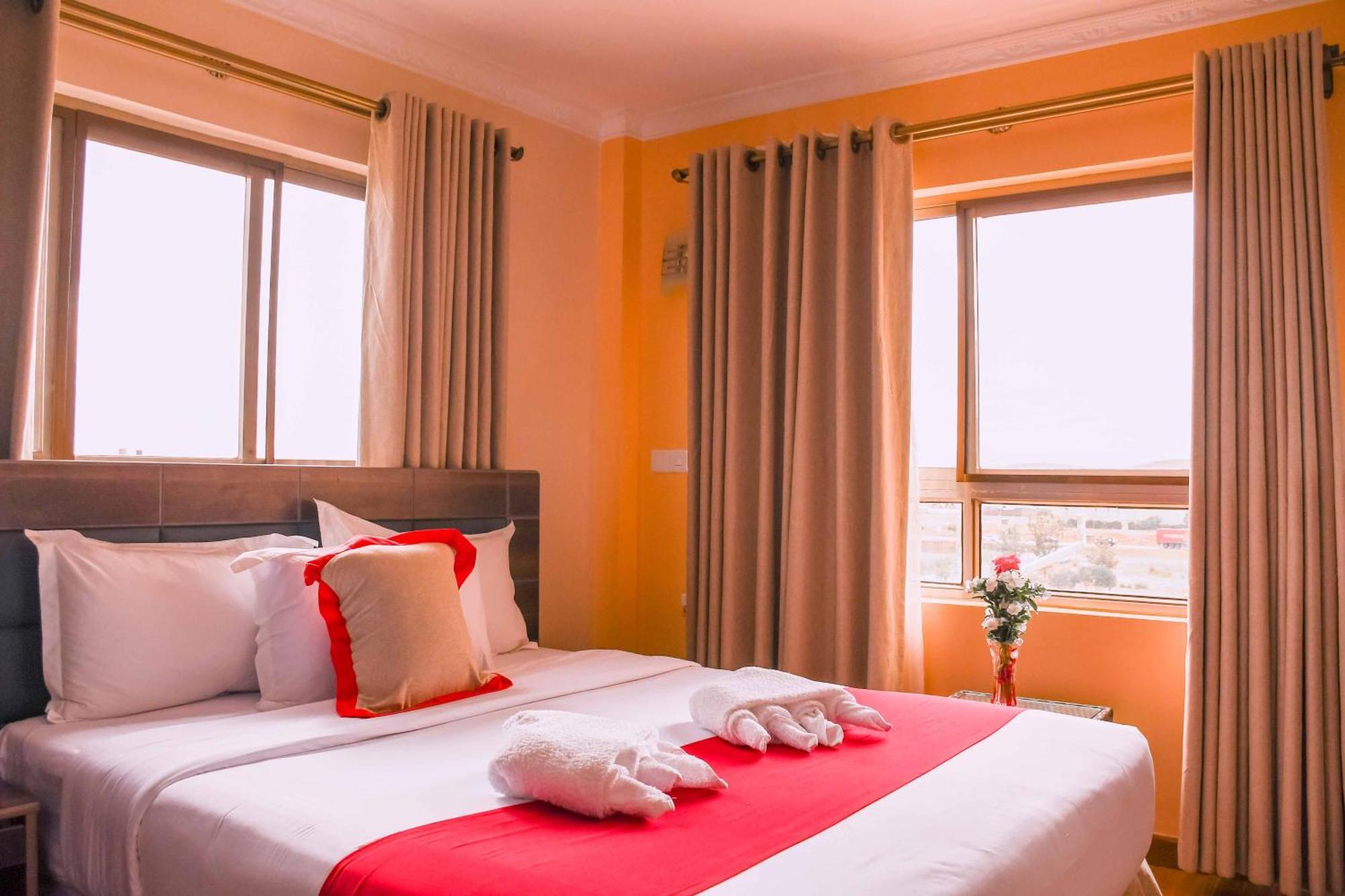 Buraha Zenoni Hotel And Resort Nakuru Ngoại thất bức ảnh