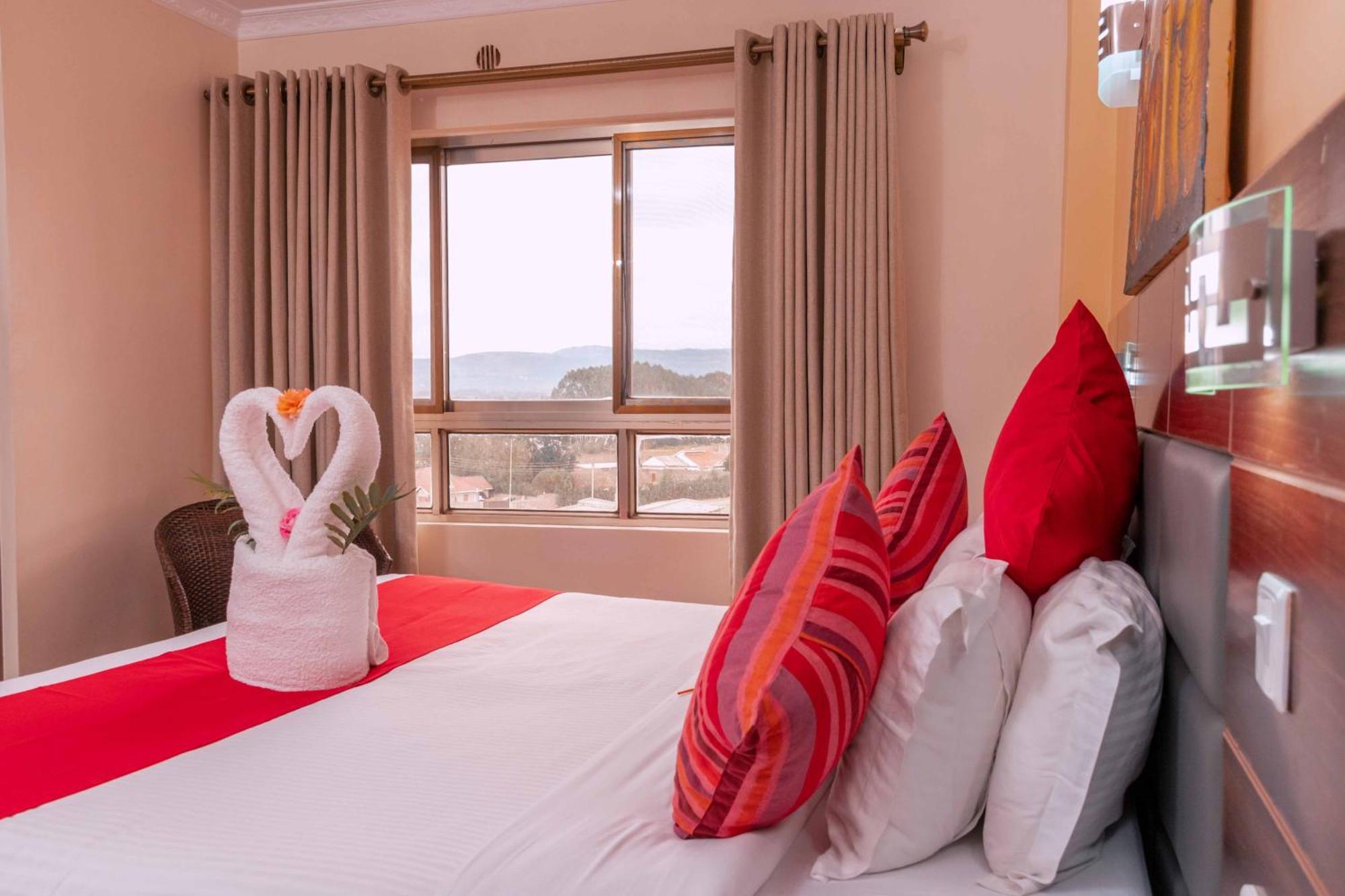 Buraha Zenoni Hotel And Resort Nakuru Ngoại thất bức ảnh