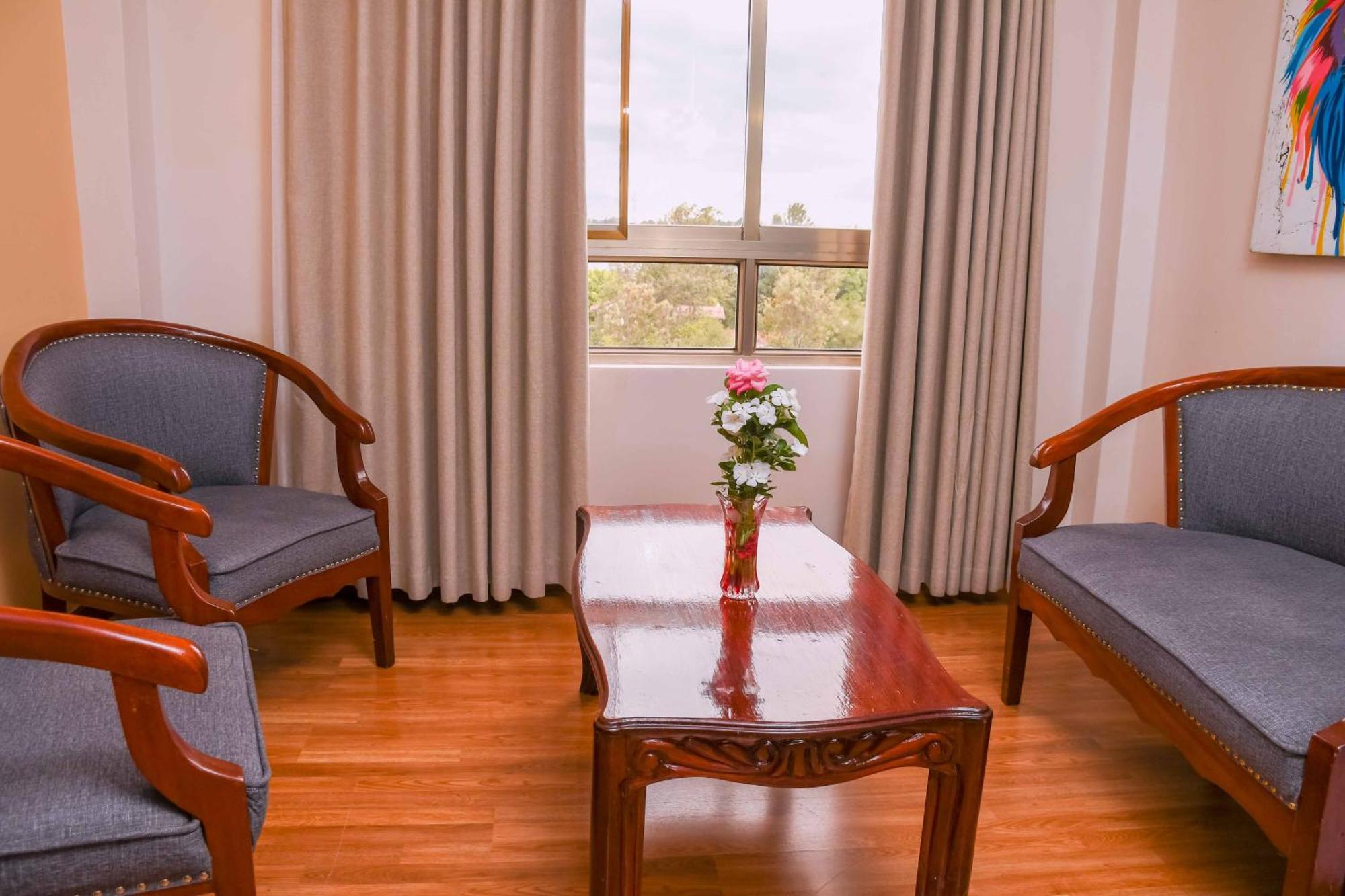 Buraha Zenoni Hotel And Resort Nakuru Ngoại thất bức ảnh