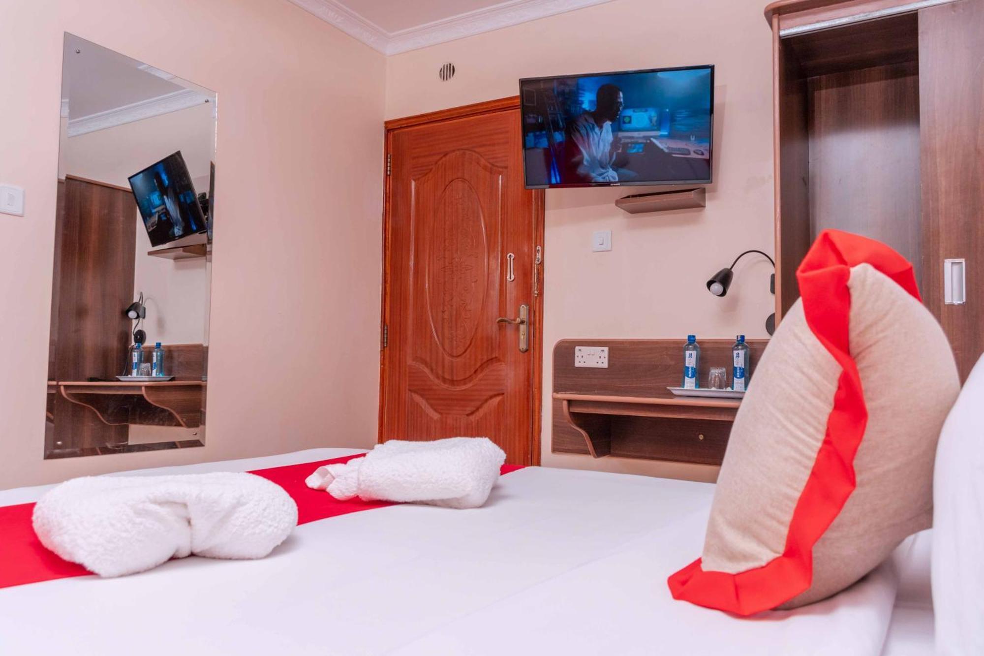 Buraha Zenoni Hotel And Resort Nakuru Ngoại thất bức ảnh